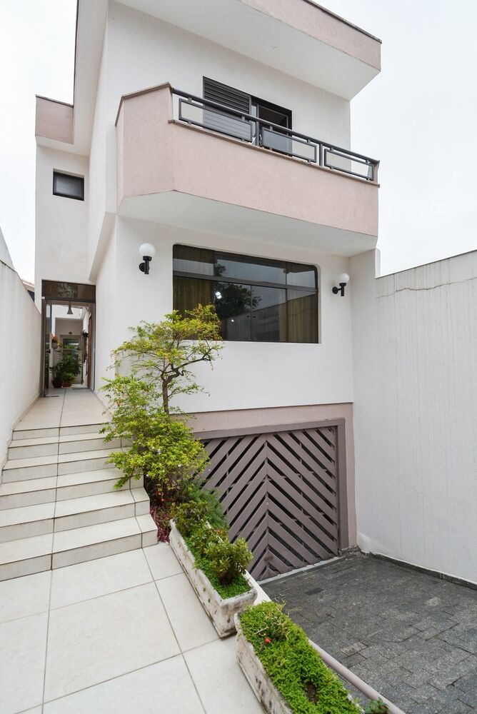 Casa à venda com 3 quartos, 244m² - Foto 1