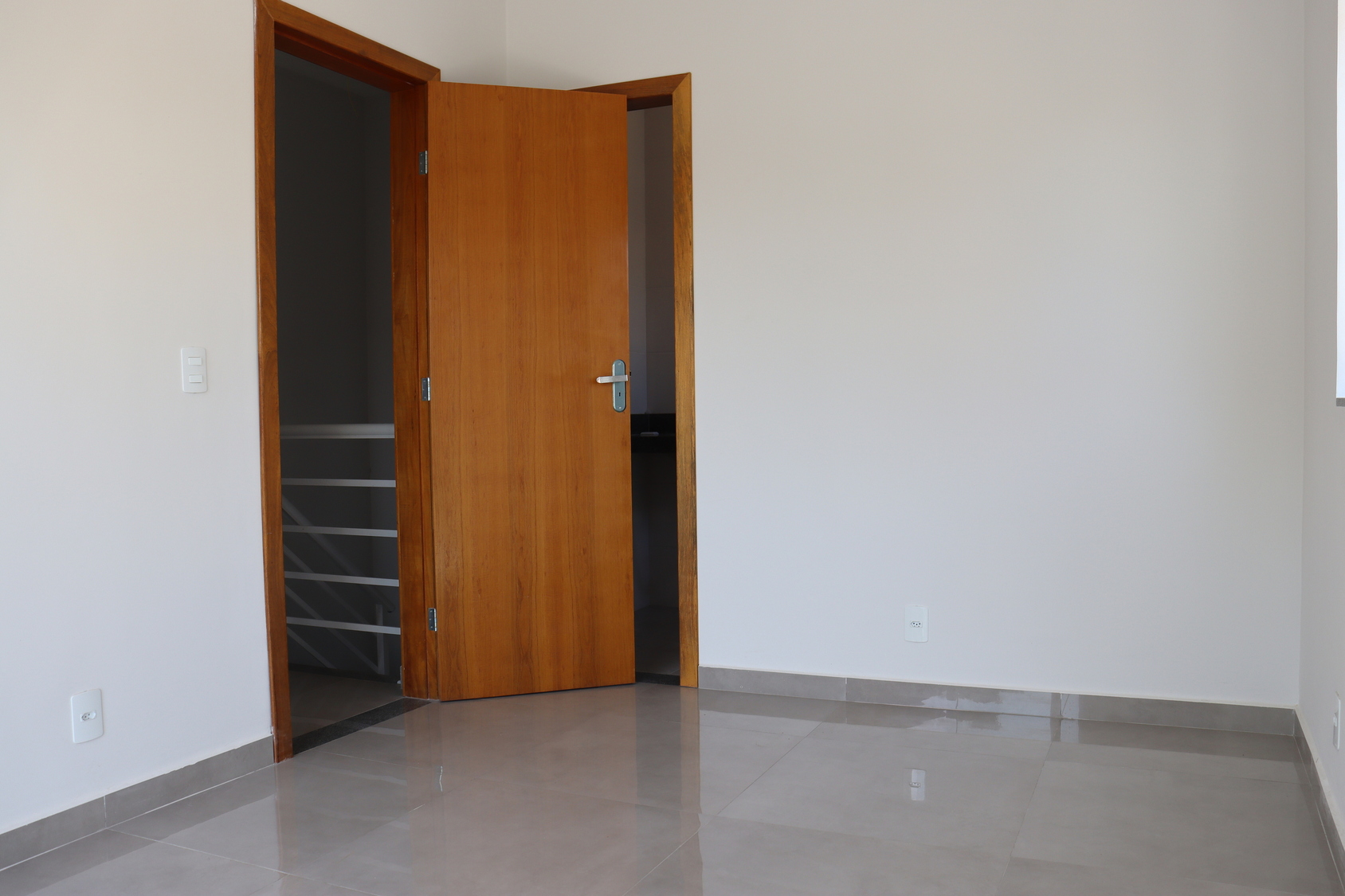 Casa à venda com 2 quartos, 90m² - Foto 4