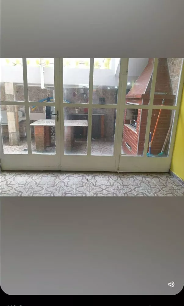 Casa à venda com 3 quartos, 315m² - Foto 4