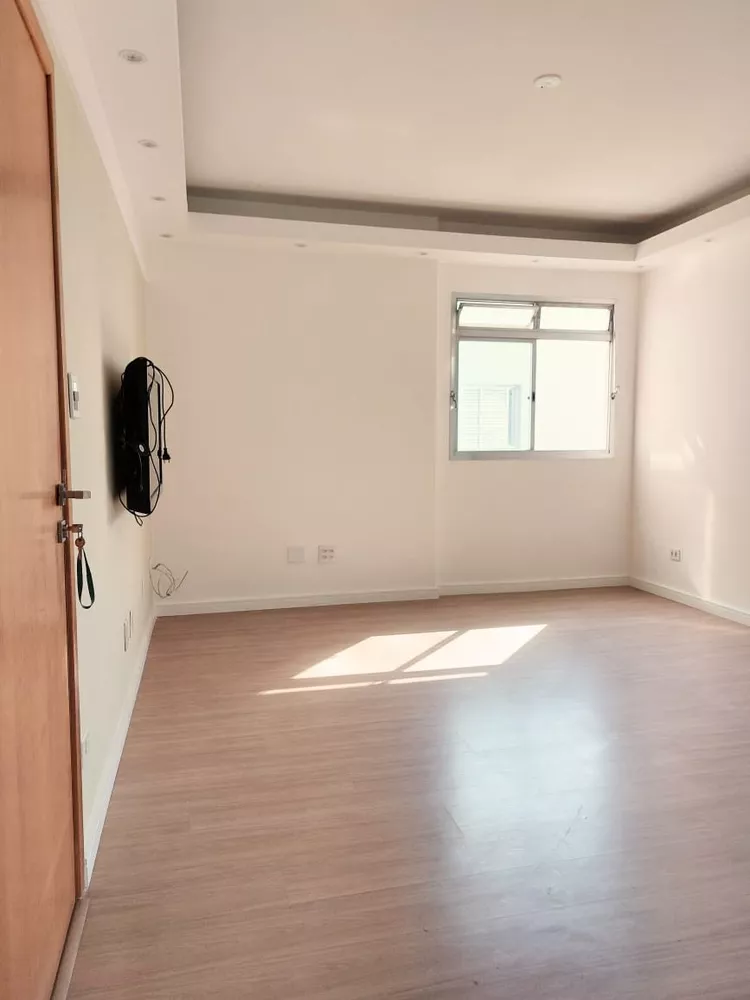 Apartamento à venda com 2 quartos, 75m² - Foto 3