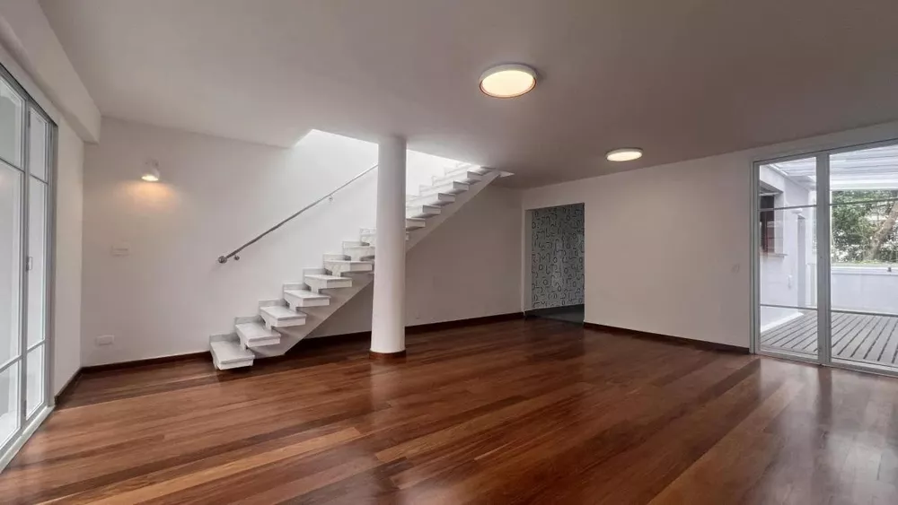 Casa, 3 quartos, 240 m² - Foto 1
