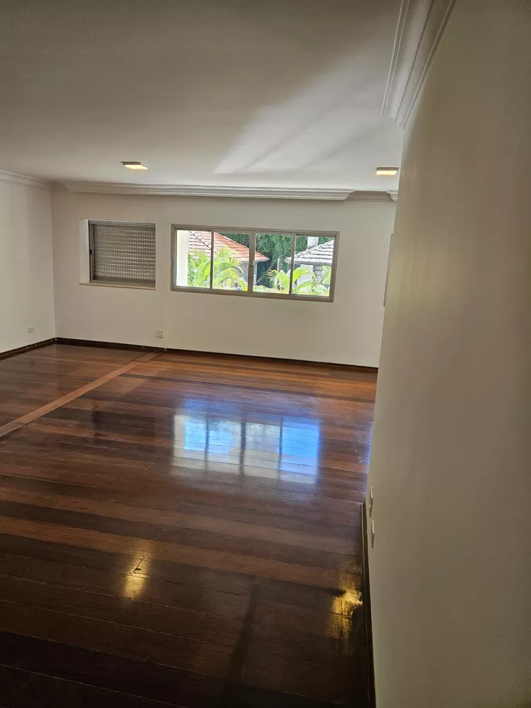 Apartamento para alugar com 3 quartos, 175m² - Foto 1