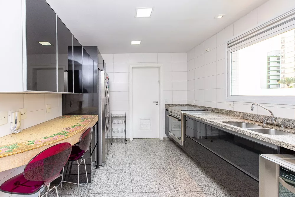 Apartamento à venda com 4 quartos, 267m² - Foto 28