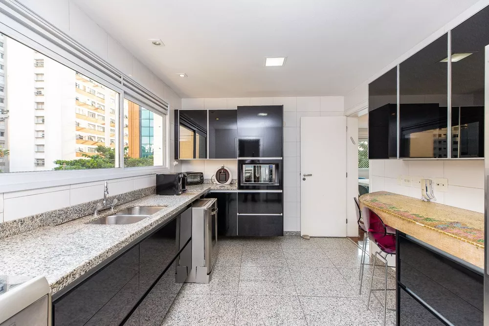 Apartamento à venda com 4 quartos, 267m² - Foto 24