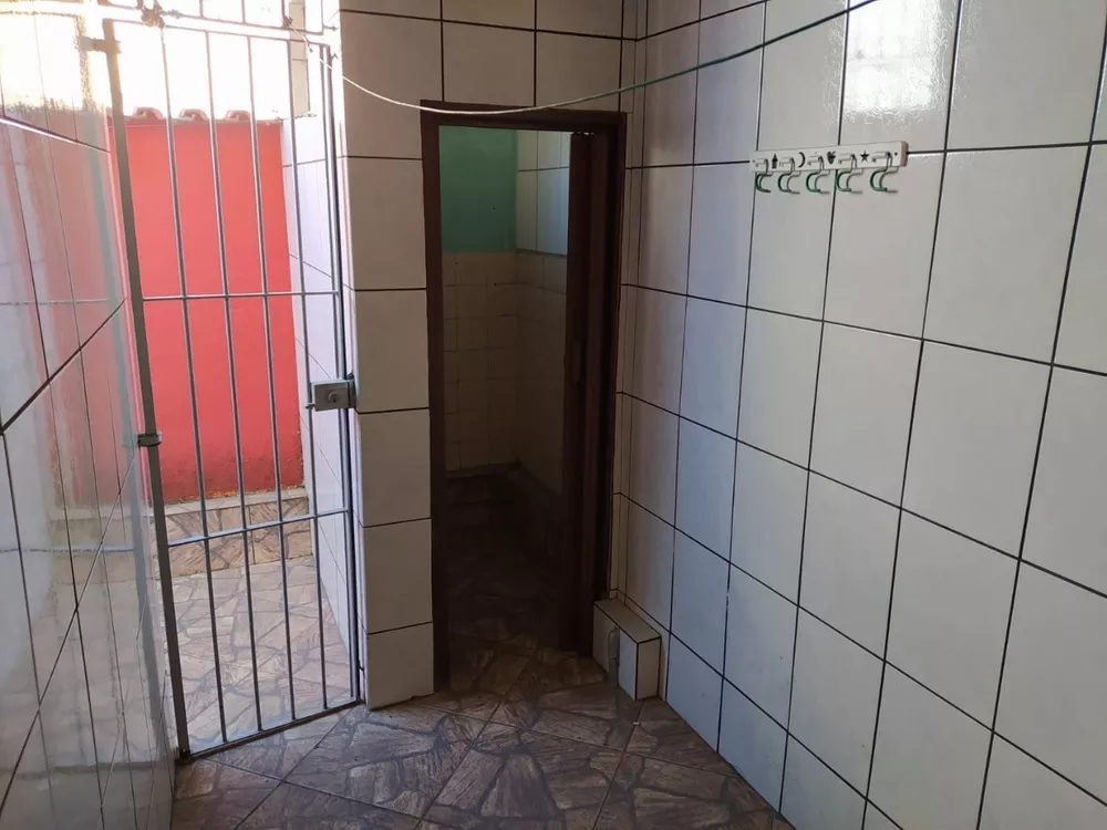 Casa, 4 quartos, 230 m² - Foto 1