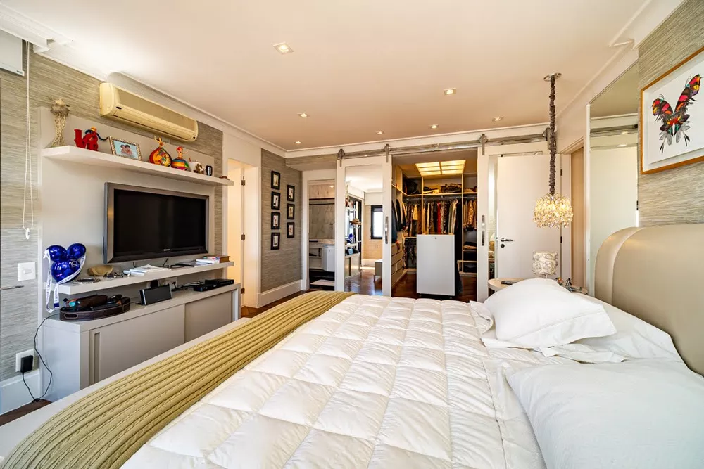 Apartamento, 3 quartos, 247 m² - Foto 2