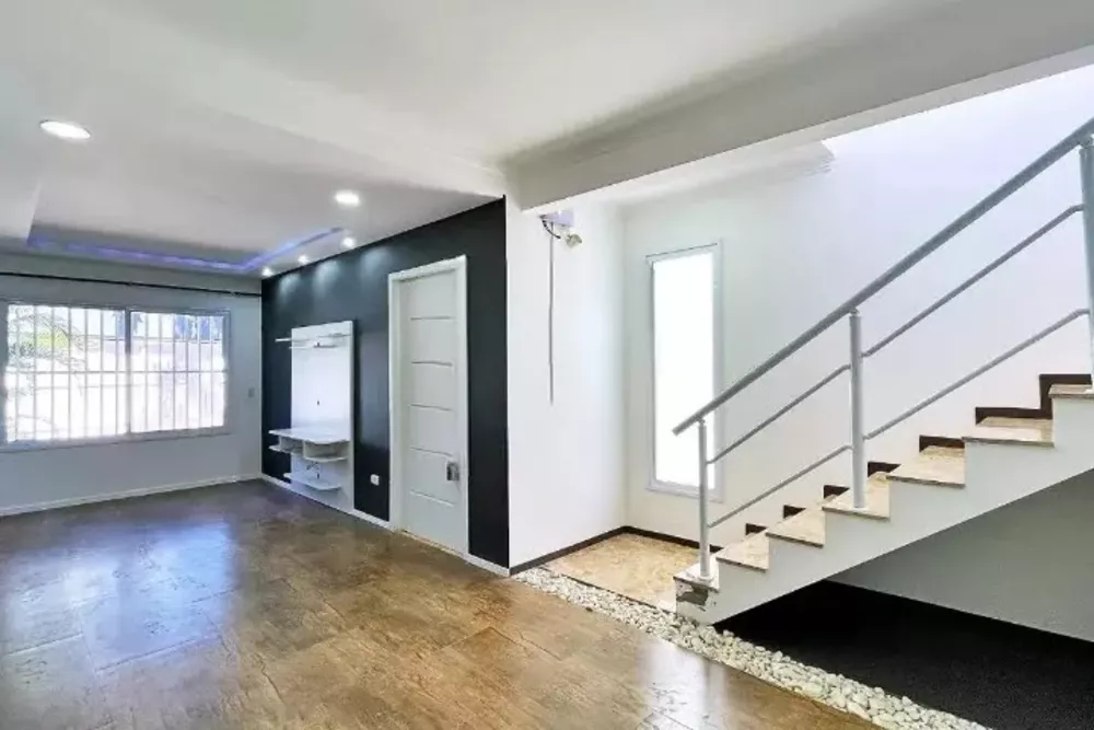 Sobrado à venda com 3 quartos, 130m² - Foto 1