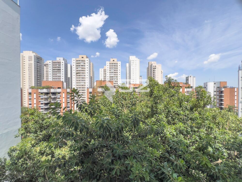 Apartamento à venda com 2 quartos, 70m² - Foto 2