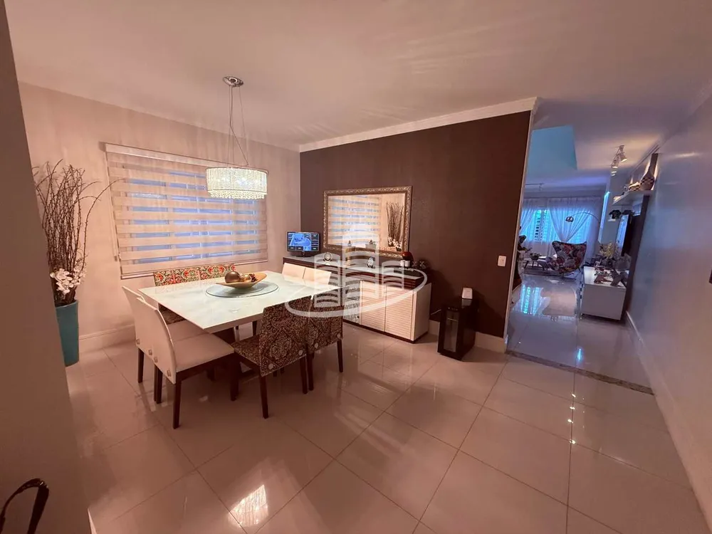 Sobrado, 3 quartos, 253 m² - Foto 1