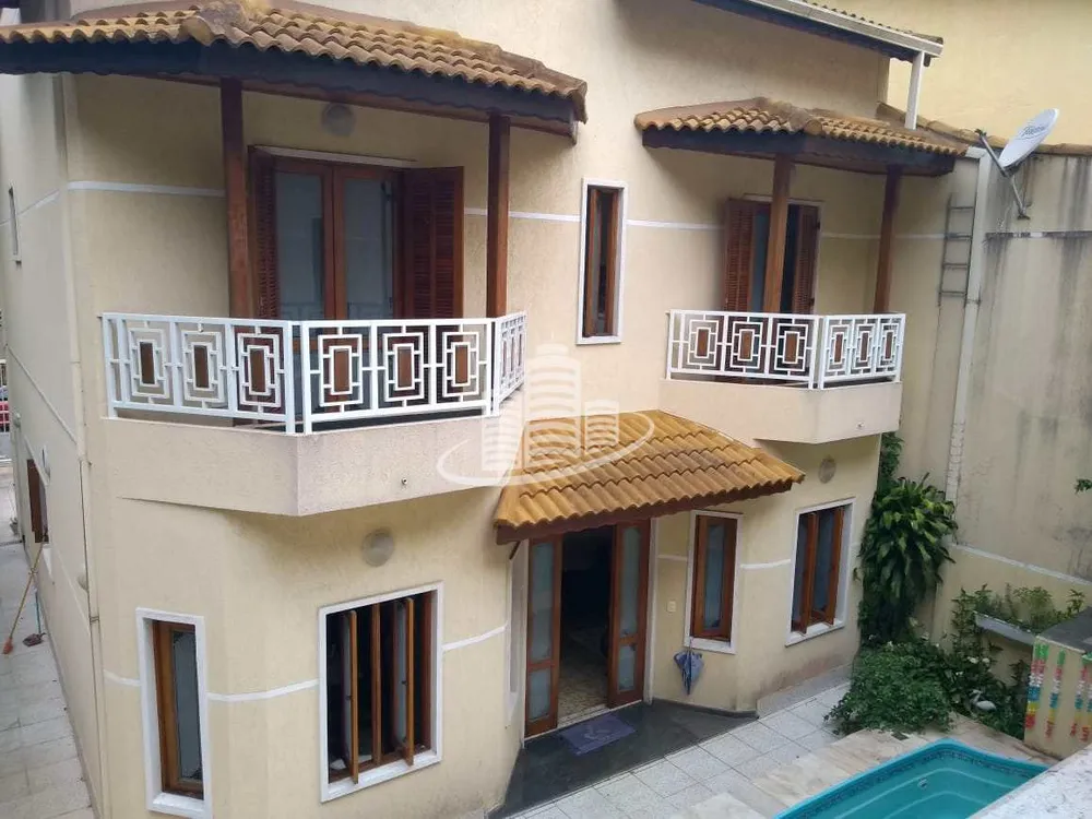 Sobrado, 3 quartos, 305 m² - Foto 1