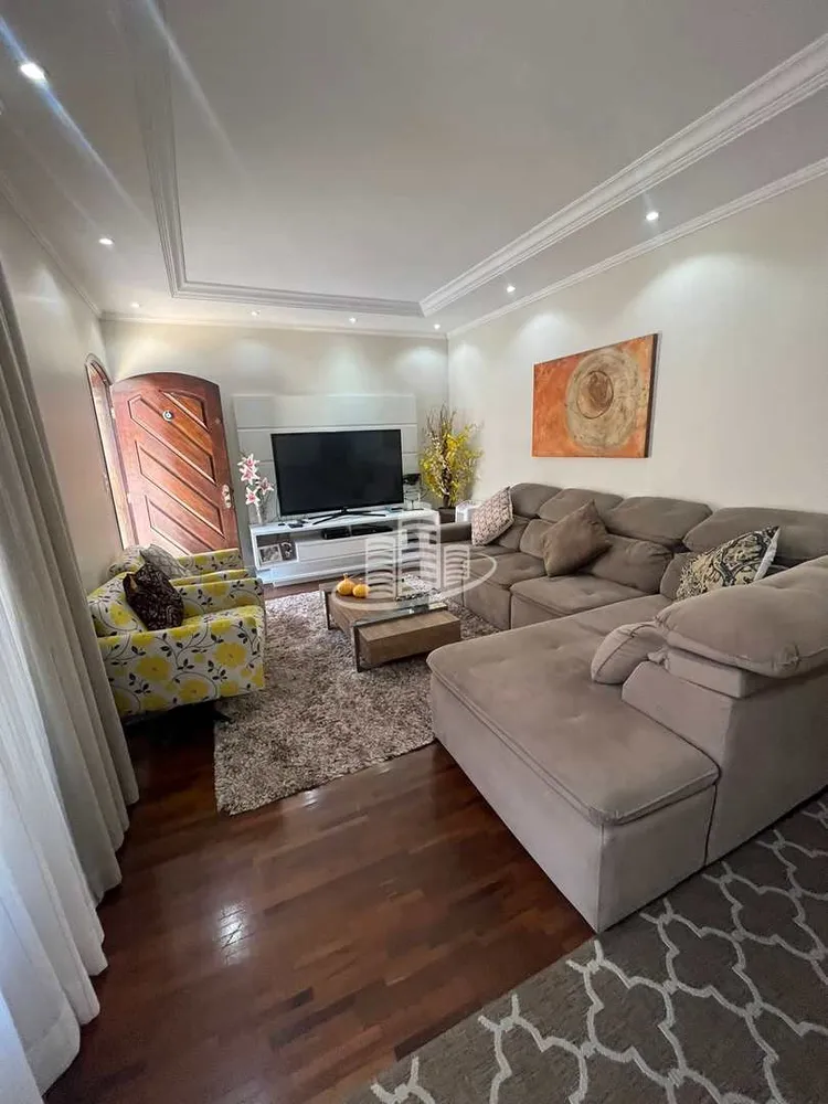 Casa, 3 quartos, 246 m² - Foto 1