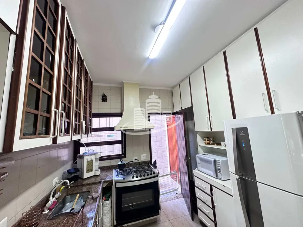 Sobrado, 4 quartos, 258 m² - Foto 2