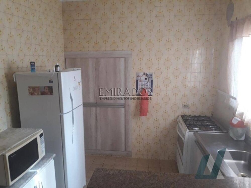 Casa à venda com 2 quartos, 300m² - Foto 4