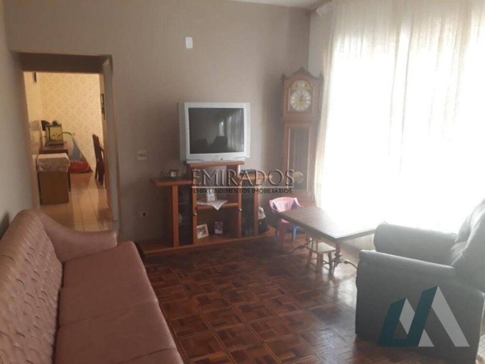 Casa à venda com 2 quartos, 300m² - Foto 2