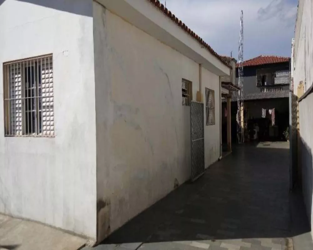 Casa à venda com 3 quartos, 250m² - Foto 2