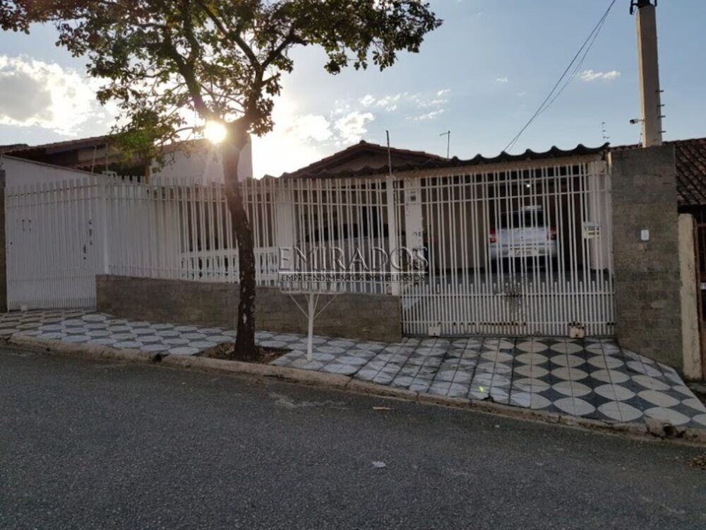 Casa à venda com 3 quartos - Foto 1