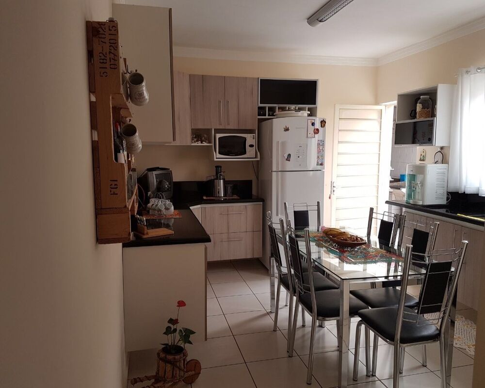 Casa à venda com 2 quartos, 145m² - Foto 2