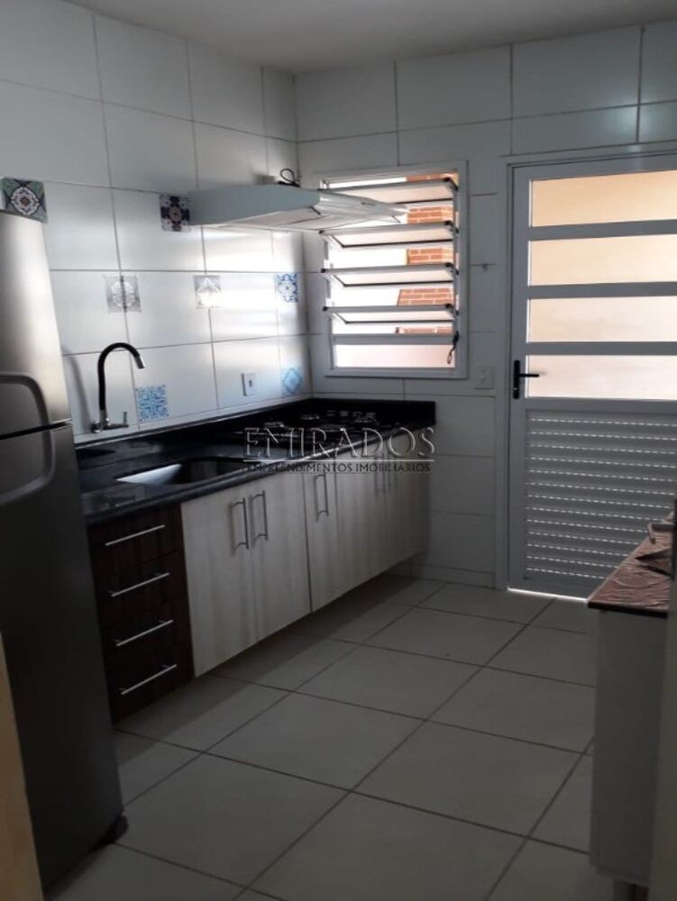 Casa à venda com 2 quartos, 90m² - Foto 8