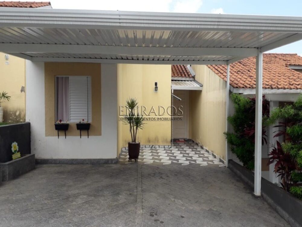 Casa à venda com 2 quartos, 90m² - Foto 1