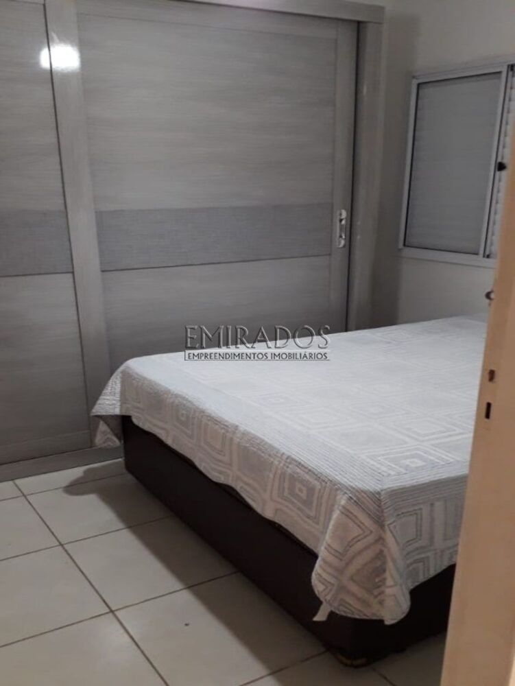 Casa à venda com 2 quartos, 90m² - Foto 3