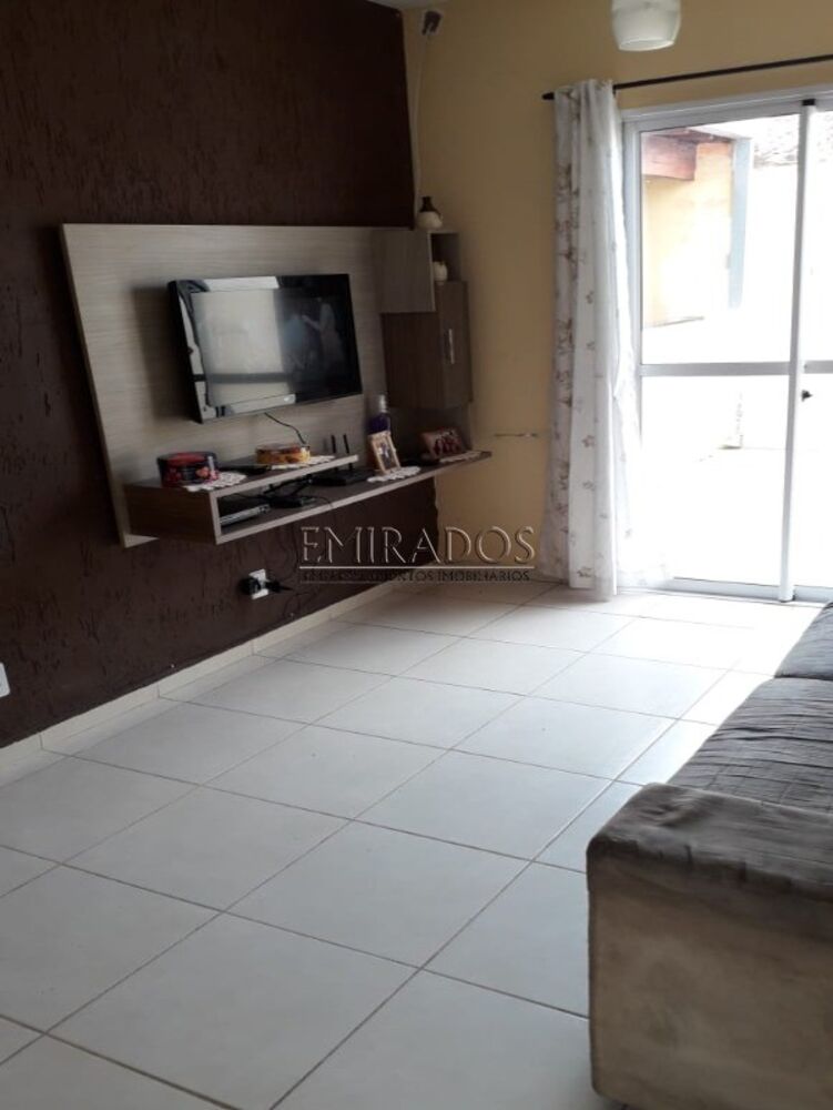 Casa à venda com 2 quartos, 90m² - Foto 6