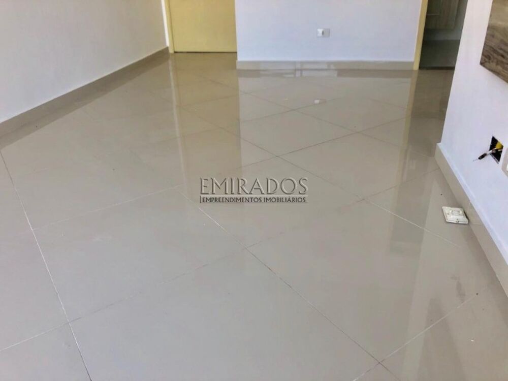 Apartamento à venda com 2 quartos, 60m² - Foto 3