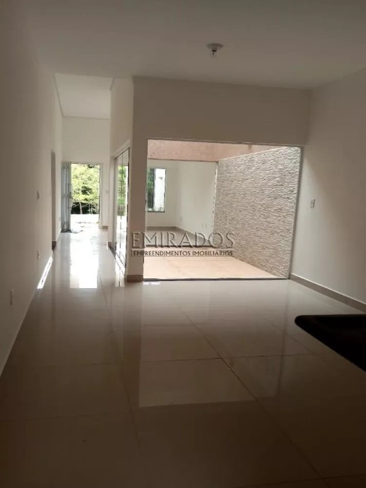 Casa à venda com 3 quartos, 115m² - Foto 2