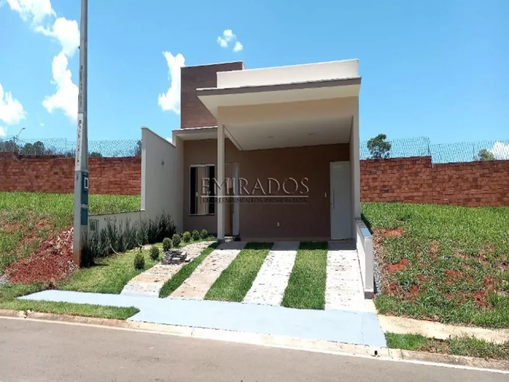 Casa à venda com 3 quartos, 115m² - Foto 1