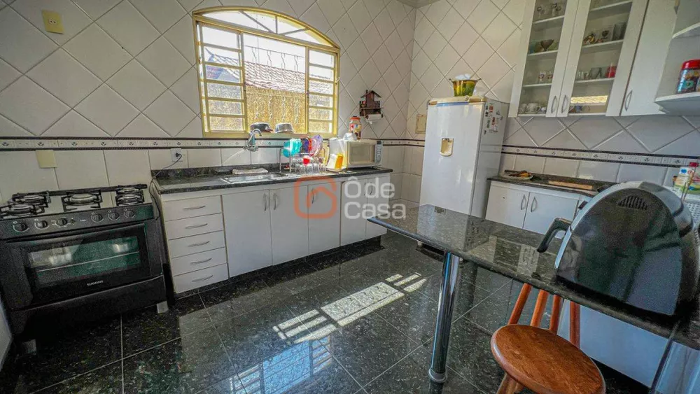 Casa à venda com 3 quartos, 267m² - Foto 12