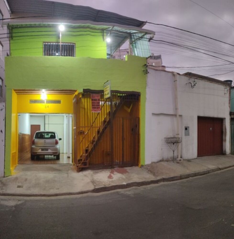Casa à venda com 3 quartos, 300m² - Foto 2