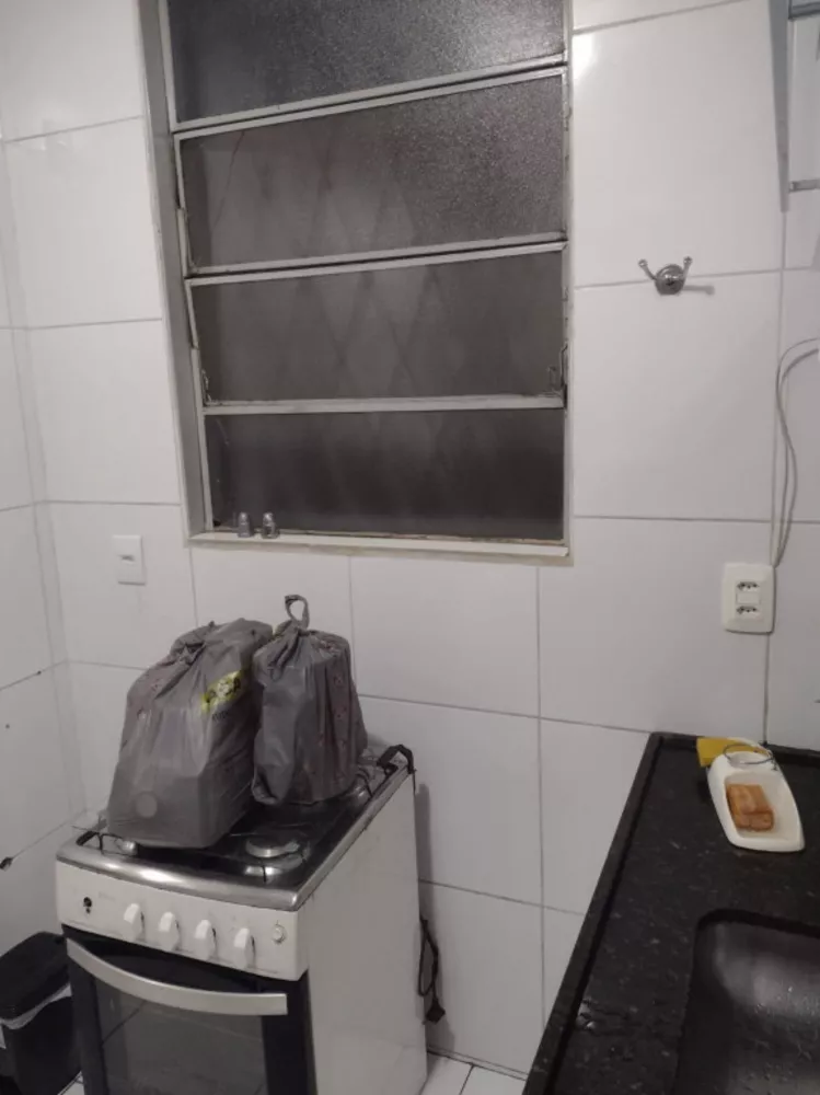 Apartamento à venda com 2 quartos, 65m² - Foto 2