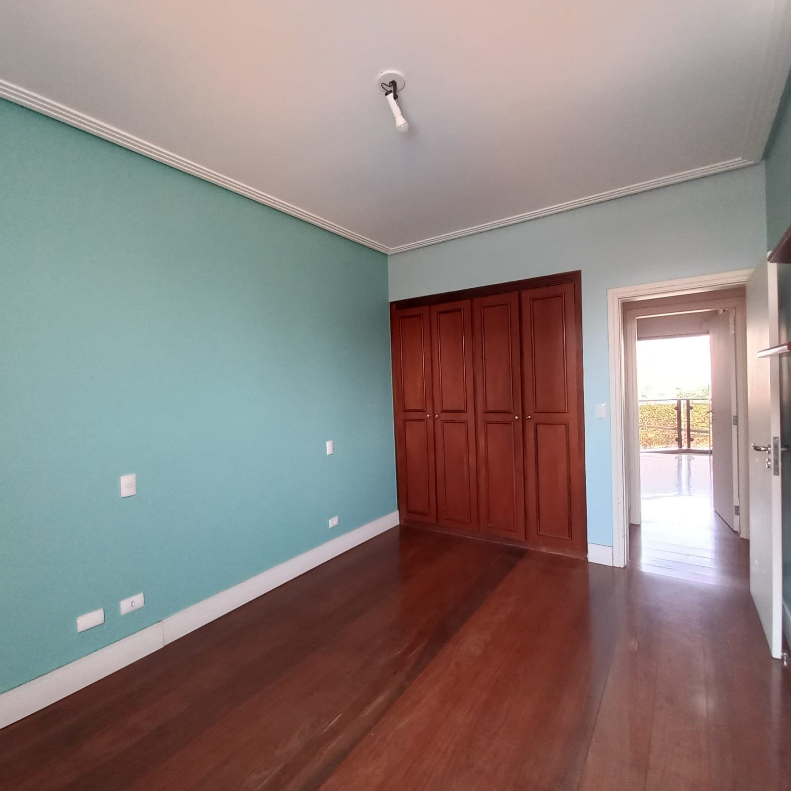 Apartamento à venda com 3 quartos, 192m² - Foto 3