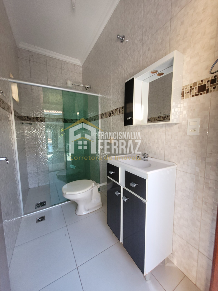 Casa à venda com 3 quartos, 180m² - Foto 1