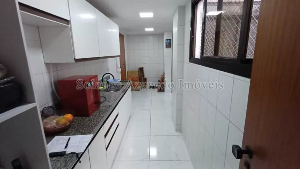Cobertura, 3 quartos, 219 m² - Foto 2