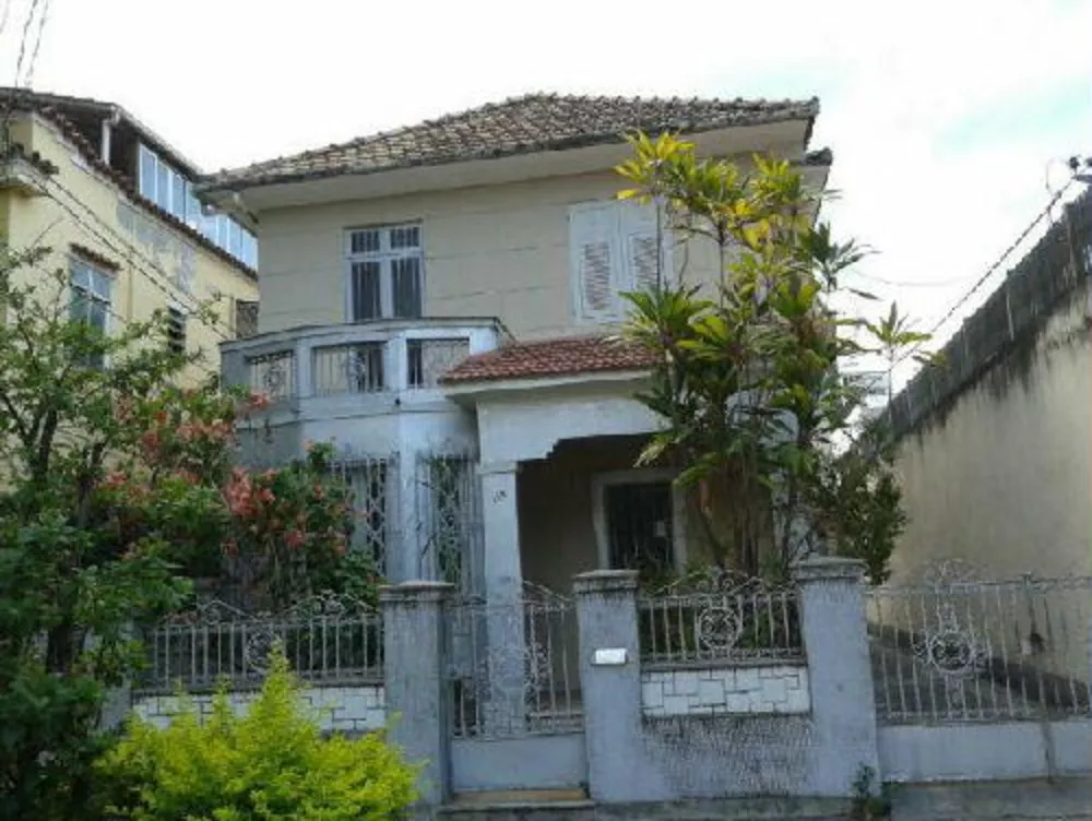 Casa, 5 quartos, 180 m² - Foto 1