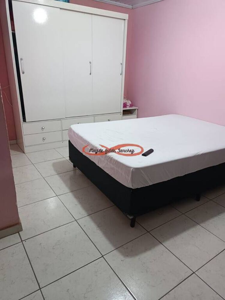 Casa à venda com 4 quartos, 75m² - Foto 2