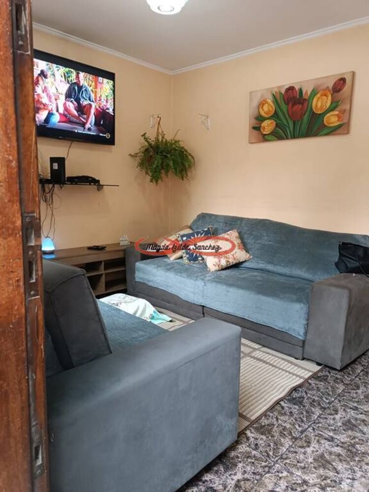 Casa à venda com 4 quartos, 75m² - Foto 1