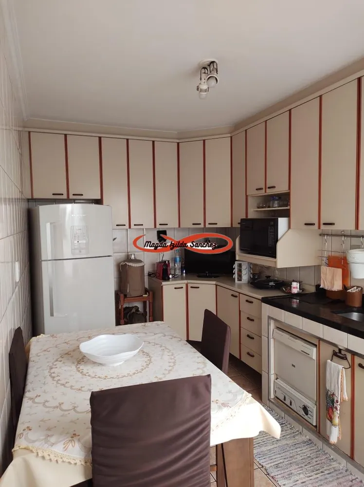 Casa, 4 quartos, 180 m² - Foto 1