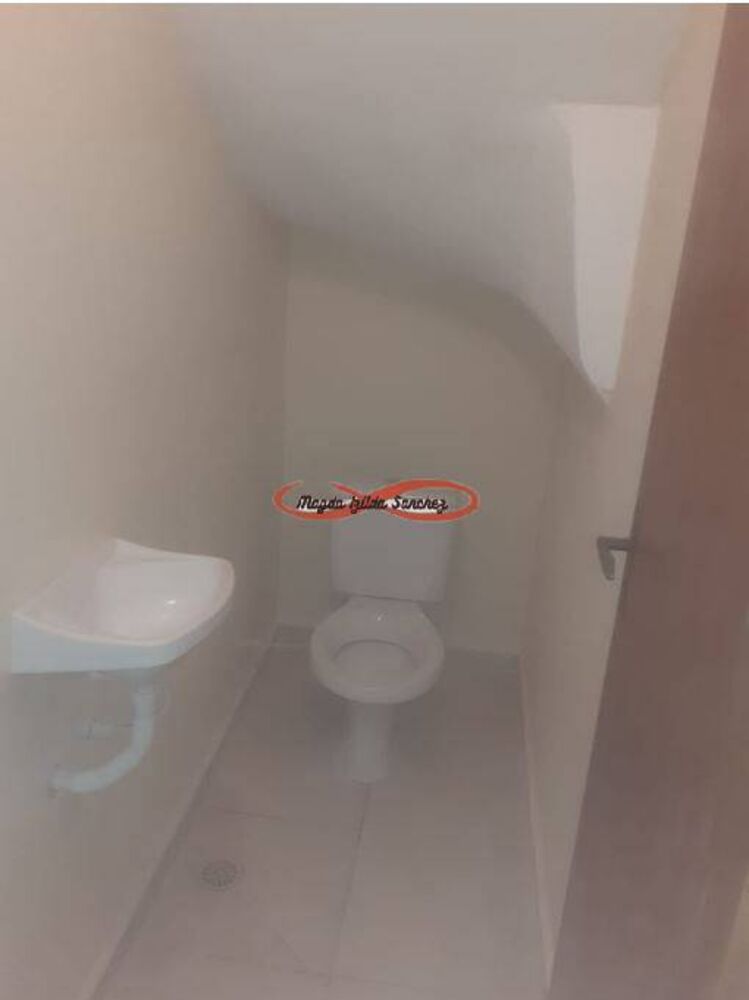 Casa à venda com 2 quartos, 65m² - Foto 2