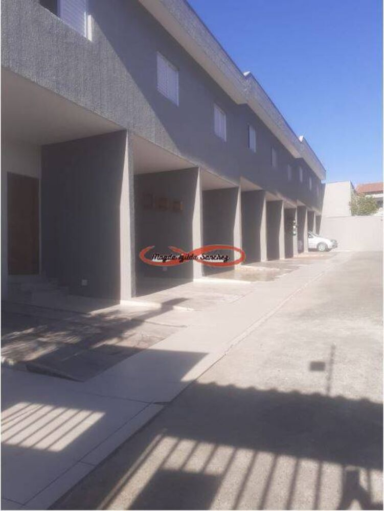 Casa à venda com 2 quartos, 65m² - Foto 3