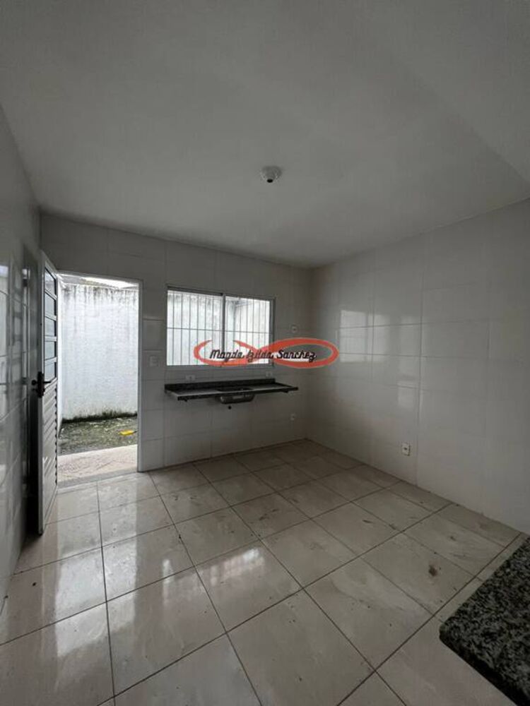 Casa à venda com 2 quartos, 61m² - Foto 4