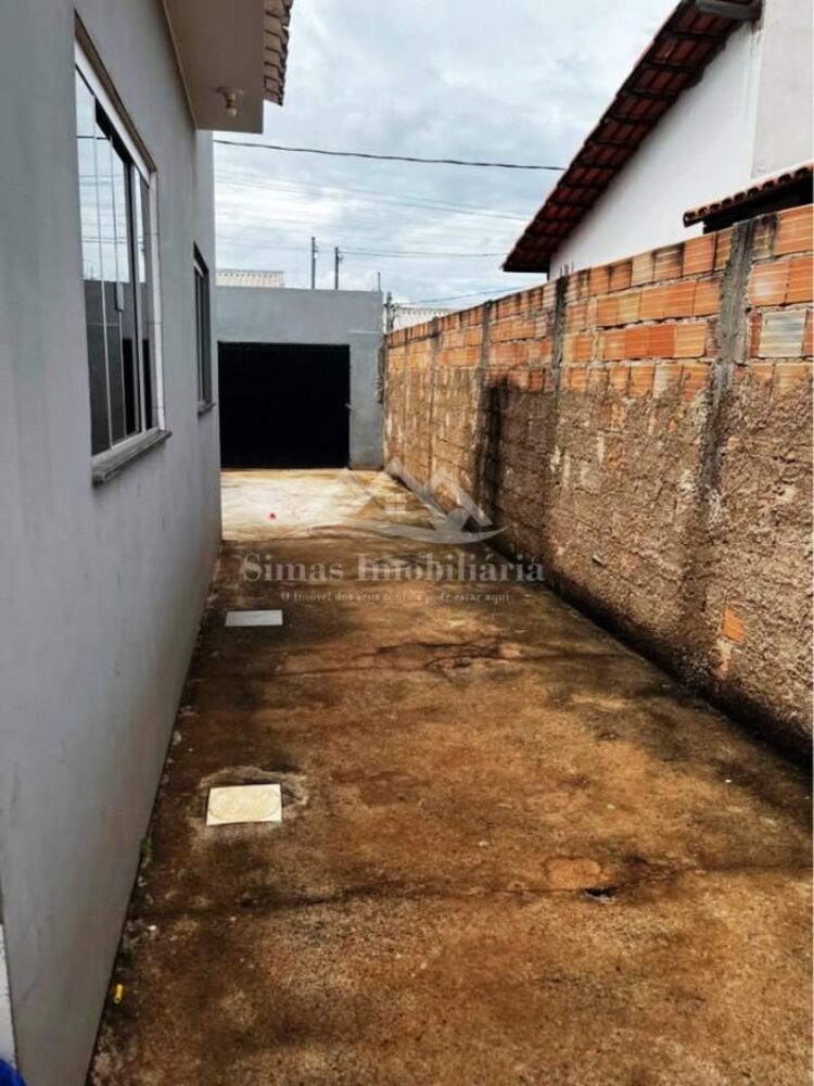 Casa à venda com 2 quartos, 220m² - Foto 2