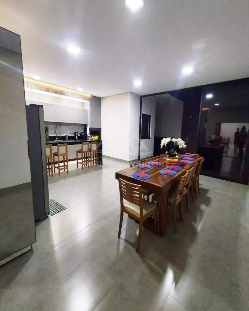 Casa à venda com 3 quartos, 450m² - Foto 4