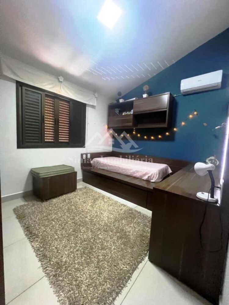 Casa à venda com 4 quartos, 180m² - Foto 2