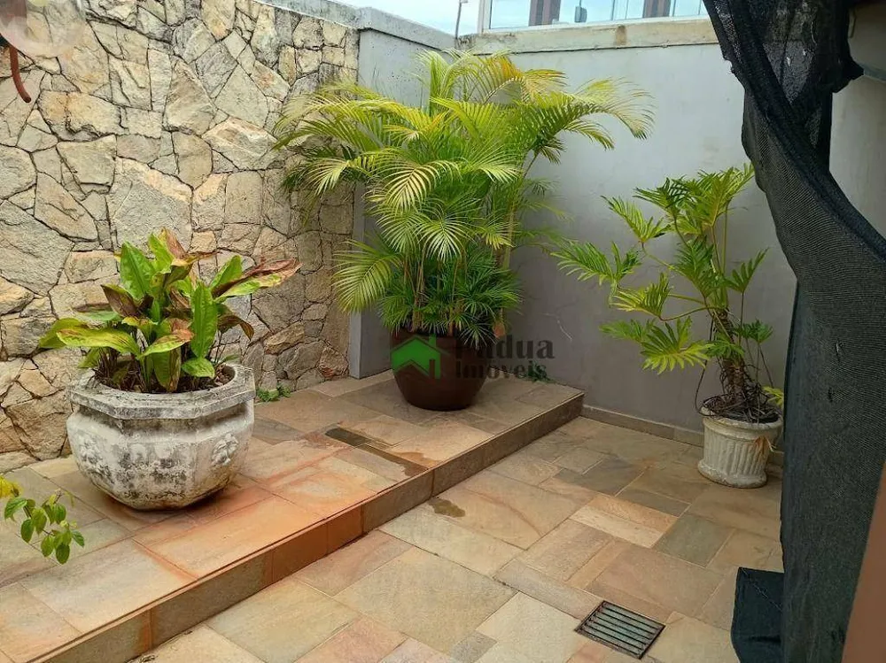 Casa, 3 quartos, 268 m² - Foto 2