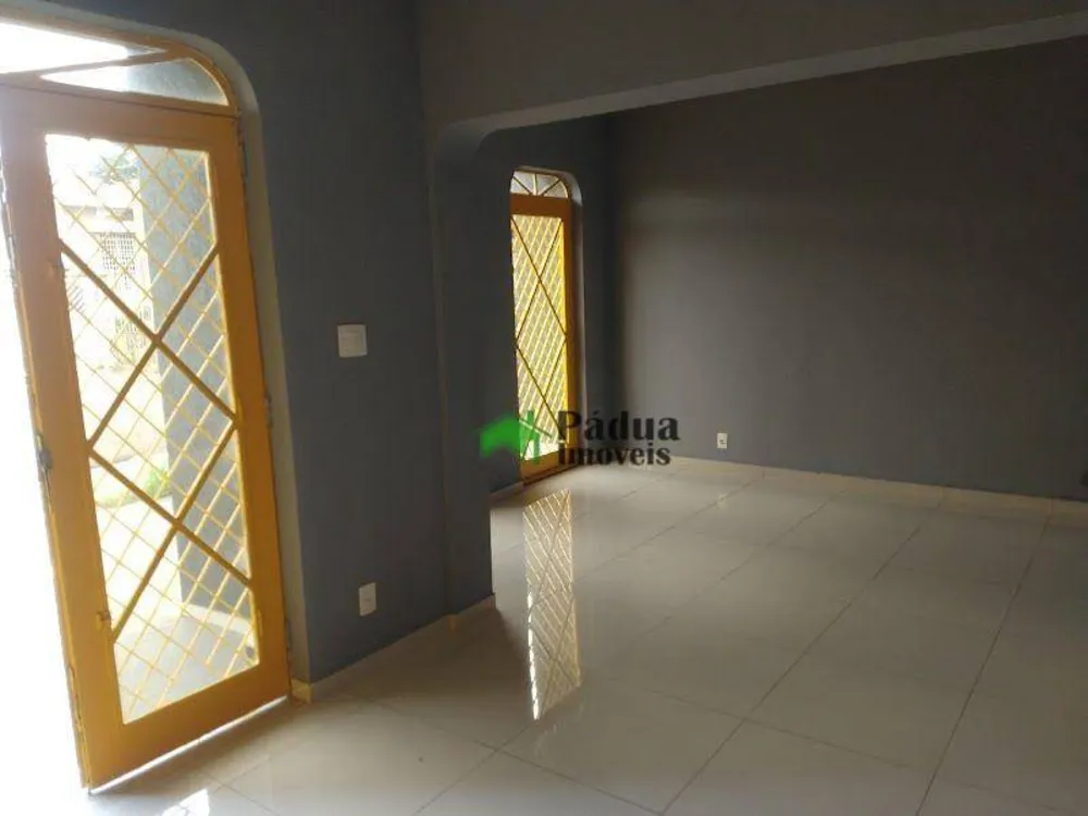 Casa, 4 quartos, 226 m² - Foto 2