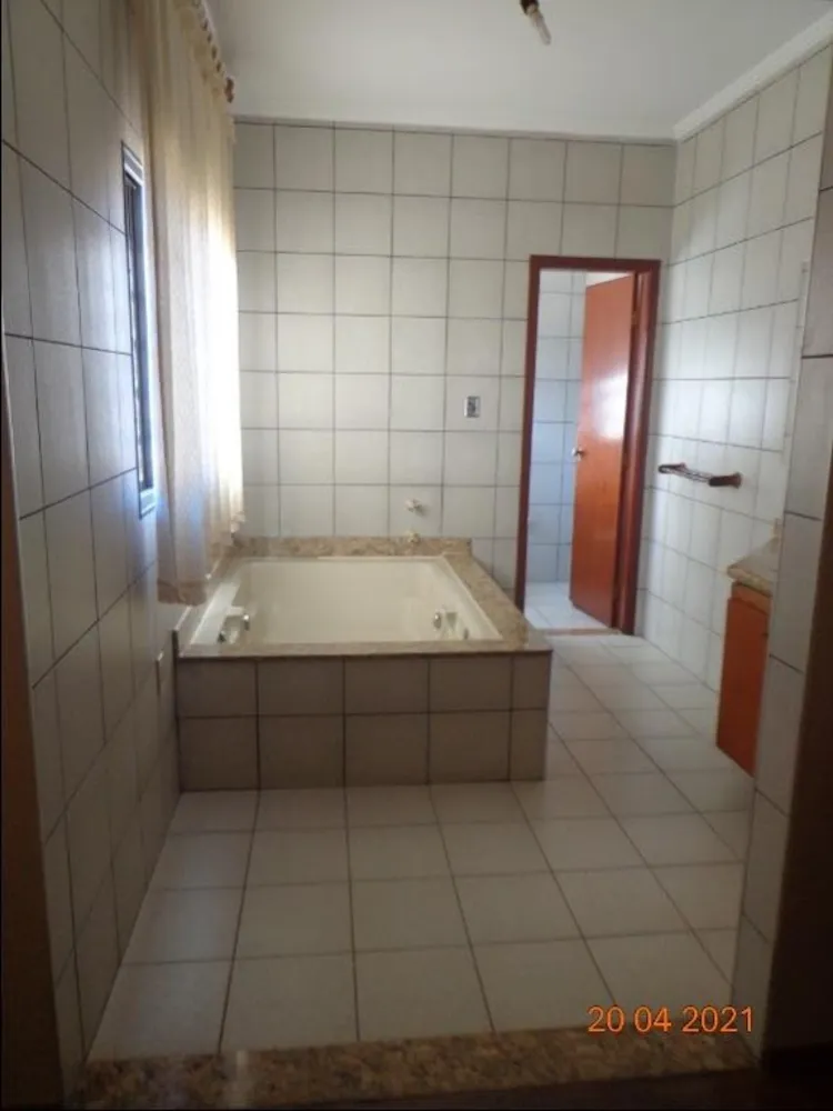 Casa, 3 quartos, 221 m² - Foto 1