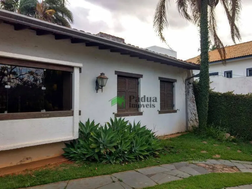 Casa, 3 quartos, 233 m² - Foto 1