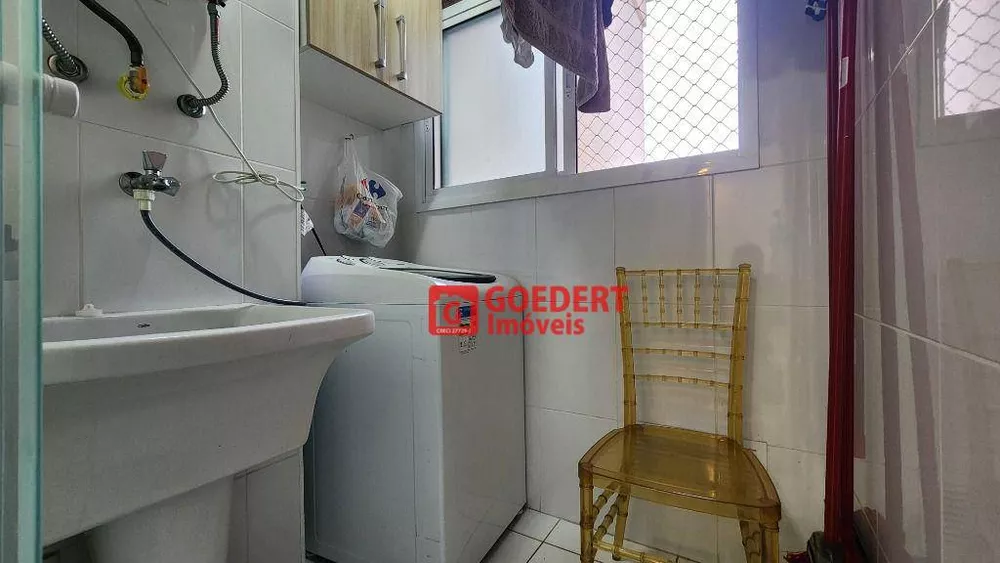 Apartamento à venda com 2 quartos, 68m² - Foto 6