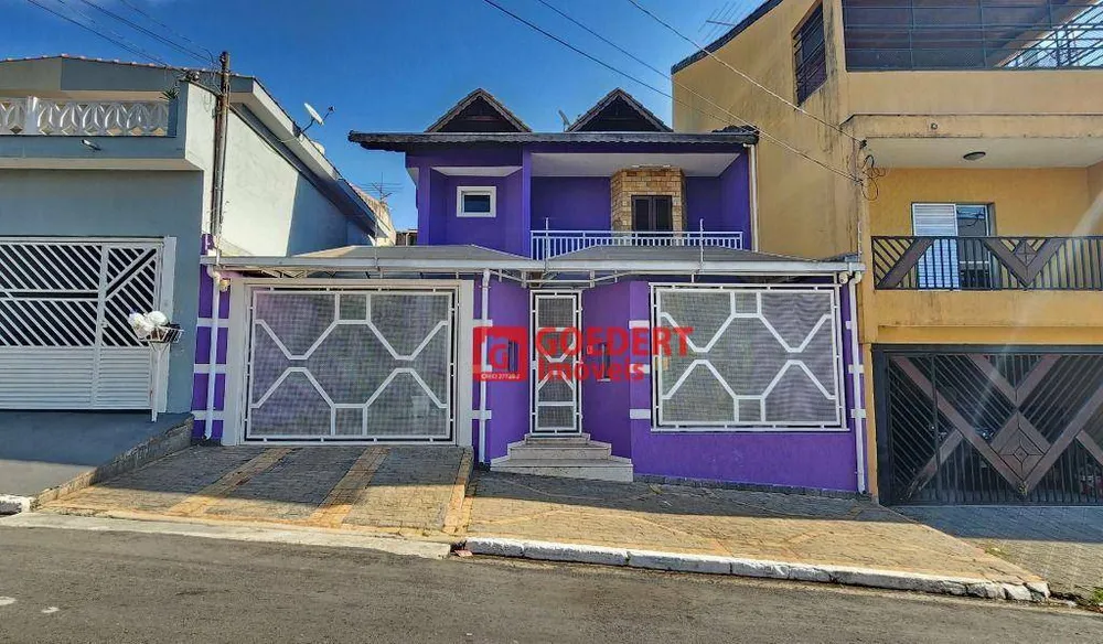 Sobrado, 4 quartos, 186 m² - Foto 1